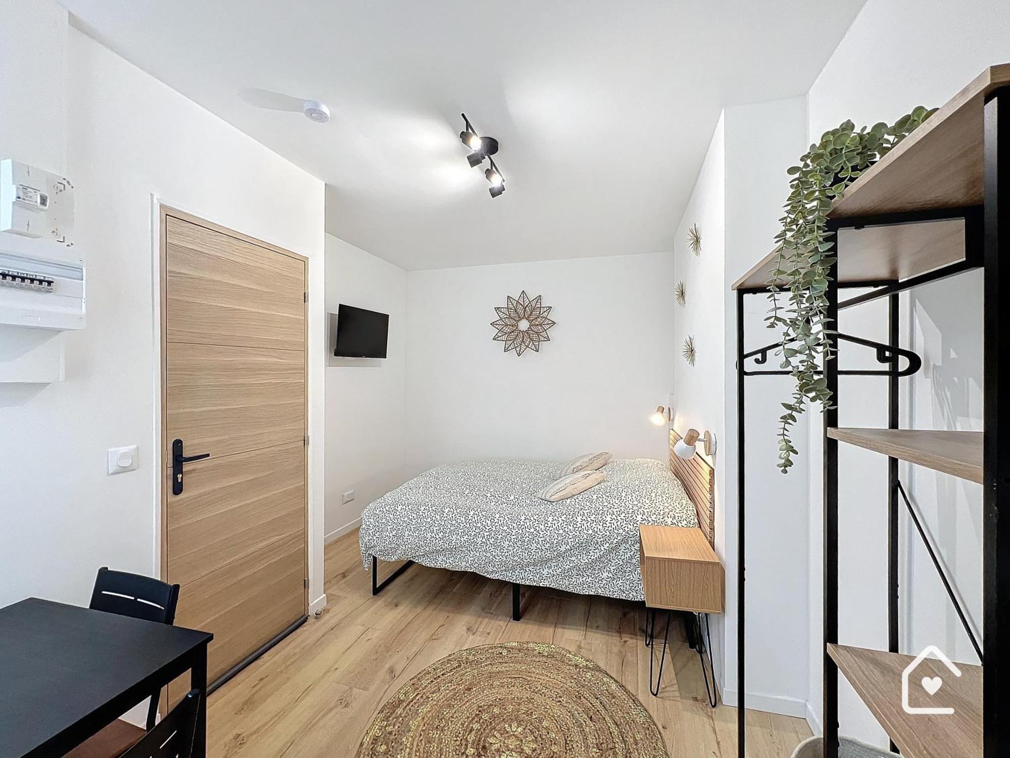 Studios - 1 Min Gare Chatellerault - Entree Autonome - Bagian luar foto
